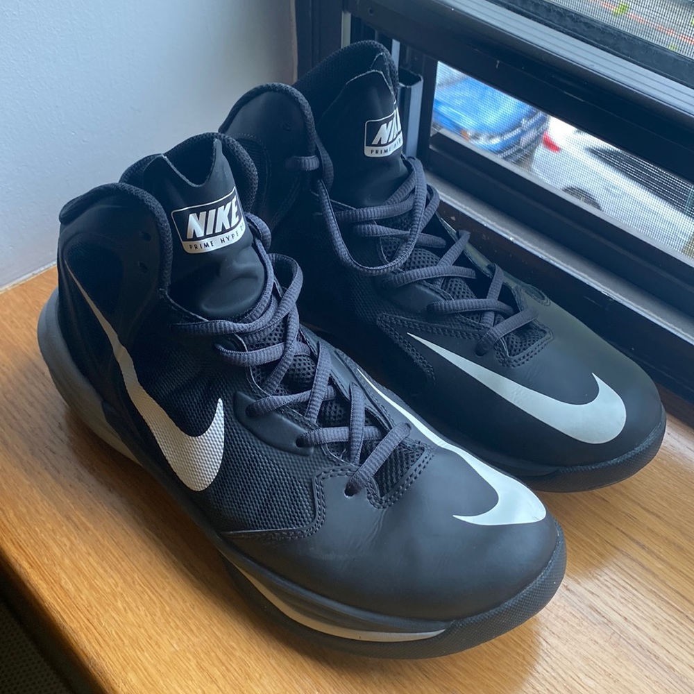 Nikes sneakers
